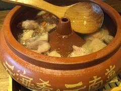 -云海肴·汽锅鸡·云南菜(天山百盛优客店)