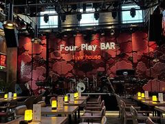 -FOUR PLAY BAR