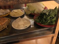 烧饼-洞庭洲·防空洞火锅·烧烤·铜锅涮肉(新百广场店)