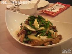 天目山三鲜-小巴辣子川湘菜餐厅(星游城店)