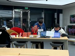 -华为授权体验店(中山公园来福士)