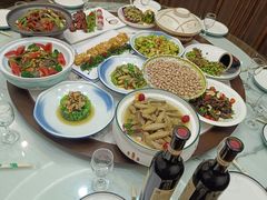 -园中园美食城
