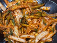 -果松木炭酸菜铜火锅·外婆参鸡汤