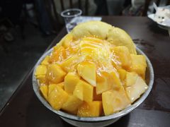 榴莲芒果芝士奶盖绵绵冰-水牛奶皇后糖水铺(深圳总店)