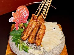 -何师烧烤Pro ·江湖川菜·小龙虾·精酿啤酒(太古里旗舰店)