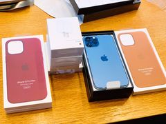 -Apple零售店(华贸购物中心店)