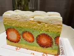 草莓开心果蛋糕-MEEBO KAFEE米咖焙坊(虹桥路店)