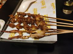 -威记烧嘢·南宁烧烤·超级生牛(绿地店)