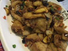 -香巴拉云南餐厅(华莱坞店)