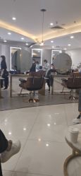 点击看大图 -八佰伴8008星级形象店