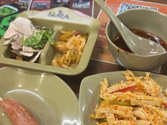 -亮亮面馆(经六路店)