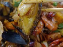 -老东镇啤酒屋海鲜加工·蒸汽海鲜·海鲜烧烤(台东店)