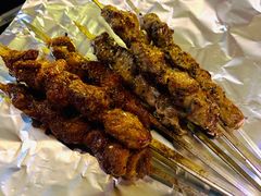 羊肉串-西街夜油条·麻团包乌饭
