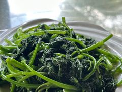 -三亚火车头万人海鲜广场