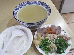 -桥香园云南过桥米线(金马碧鸡店)