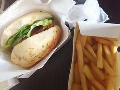 -必胜客(尹山湖歌林公园店)