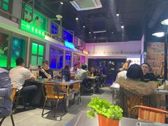 -马路牙子烧烤音乐酒馆(望京店)