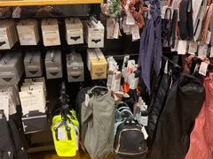 -lululemon(上海浦东IFC店)