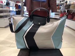 -Longchamp(佛罗伦萨小镇奥特莱斯店)