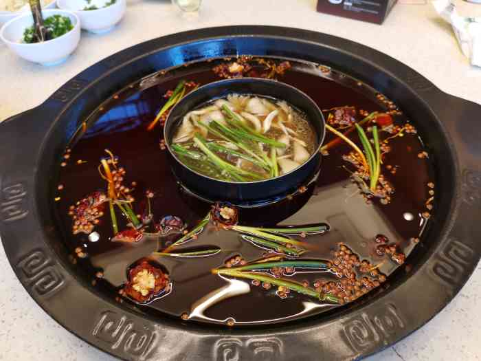 千里宴火锅(颐和小镇店)-"中午同事请客,带我们到这家超级有特色的火.