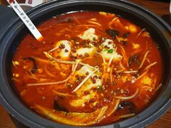 -渝是乎川渝小炒(新世界百货望京店)