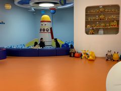 -小门牙好性格托育(北外滩中心)