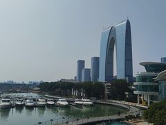 -苏州金鸡湖中茵皇冠假日酒店