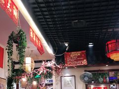 大堂-百味地锅鸡(财校分店)
