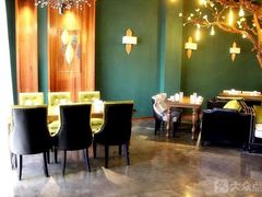 大堂-梧桐树下(云锦世家店)