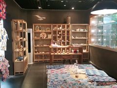 -三亚火车头万人海鲜广场