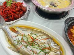 -丹水桥地锅鱼·翘嘴鲌·地方特色全鱼宴(丹江口大坝店)