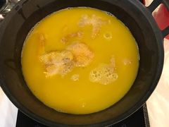 浓厚原只鸡煲花胶汤-鲜入围煮花胶鸡海鲜火锅