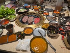 -蚂蚁洞·烤肉大营地(上海静安大悦城店)