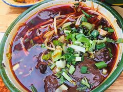 -拈签一笑黄牛肉辣卤串串