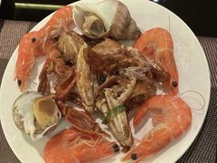 -大中华希尔顿酒店-念自助餐·嗨啤·小龙虾