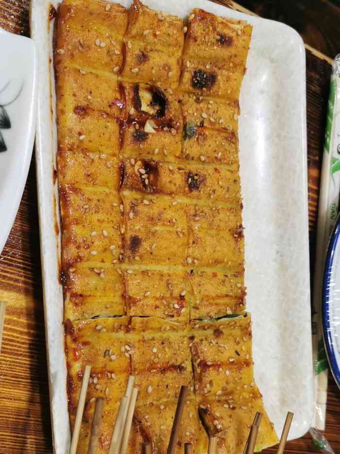 金老歪烧烤海鲜城-"整体环境很清净优雅的感觉,适合讨论大事情.