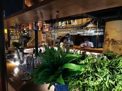 -临界音乐酒馆·小龙虾·江湖菜(华熙LIVE·鱼洞店)