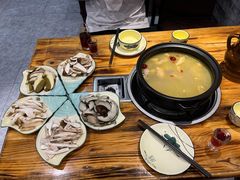 -菌之家·专业纯野生菌火锅·特色炒菌