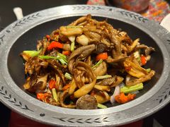 干锅鹿茸菌-知楚•精致湖北菜(武商MALL店)