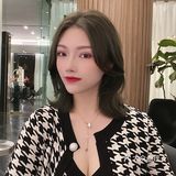脸型是偏曲线型，中间量感