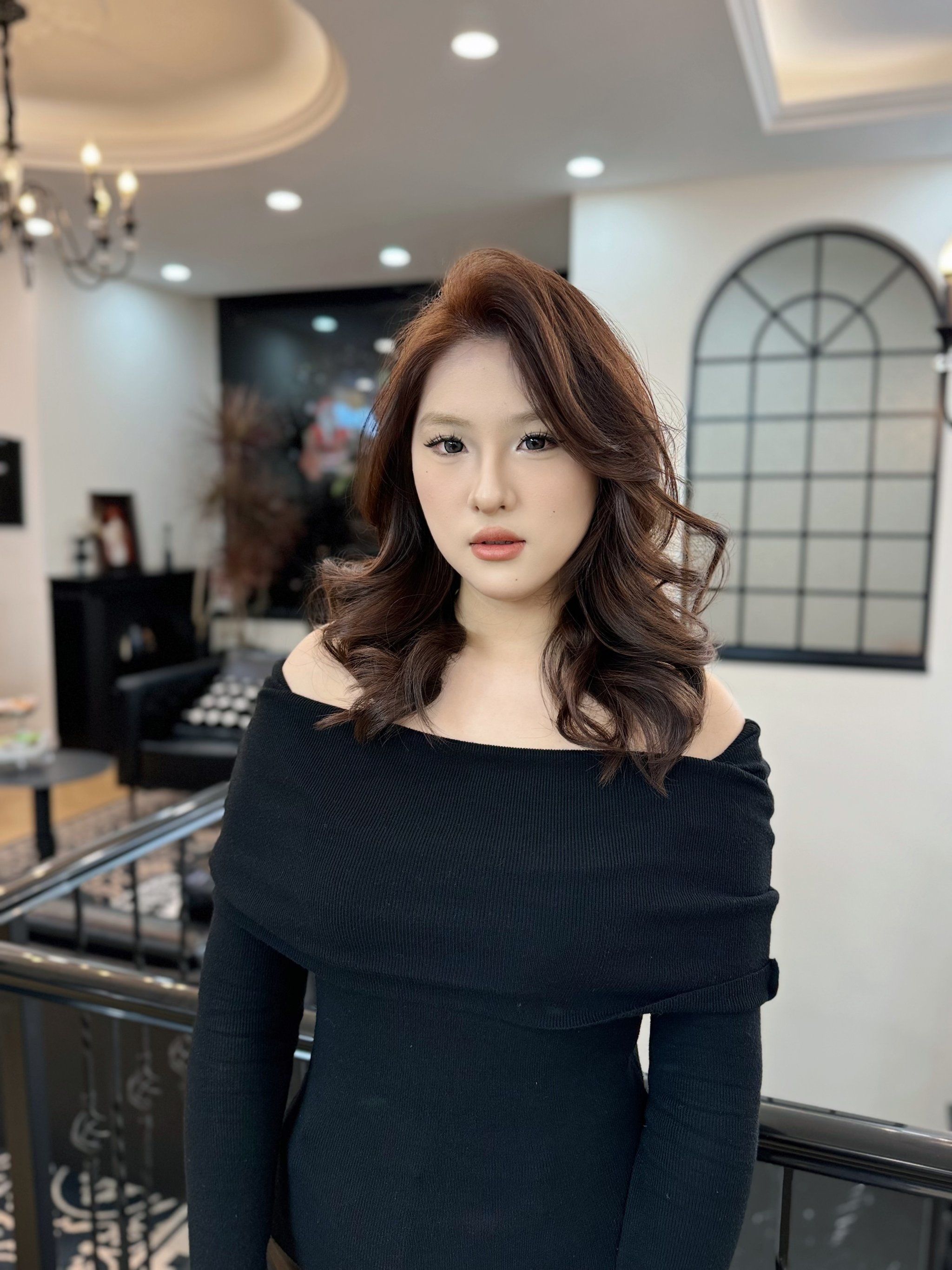 中长发的简约魅力 ✨