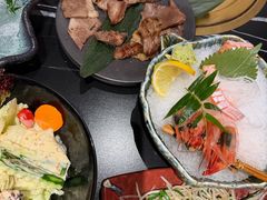 -山川小町·极番烧肉(新地假日广场店)