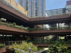 -瑞虹新天地月亮湾