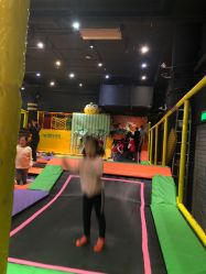 -蹦蹦跳跳(新奥购物中心店)