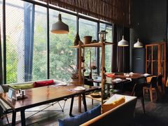 靠窗位-肴约·花园式餐厅(湖里店)