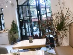 -Fridi Patisserie Cafe