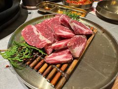 -草家酱蟹炭火烤肉店(珲春南路一店)