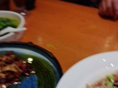 -老滇山寨•云南特色菜•地方菜•民族风情歌舞表演(金碧店)