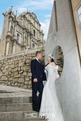 -现代经典婚纱摄影