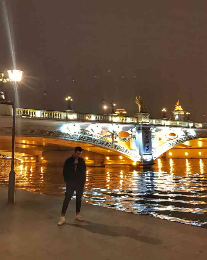 意风区码头-"海河游船码头总是能恰到好处的停下,几个.